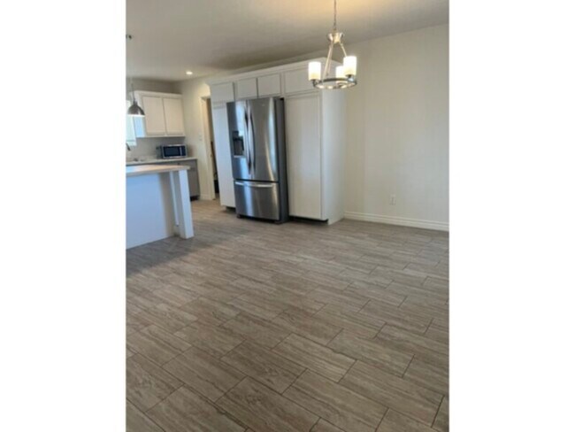Photo - 3 bedroom 2 bathroom newly remodeled