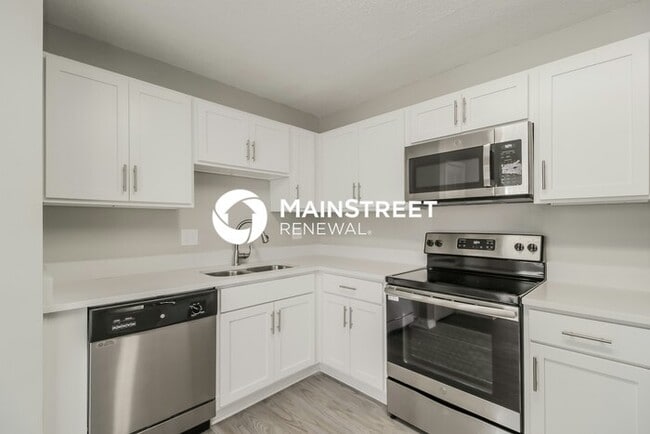 Photo - 2 Bedroom Pet-Friendly Home in Palm Bay, FL with Main Street Renewal