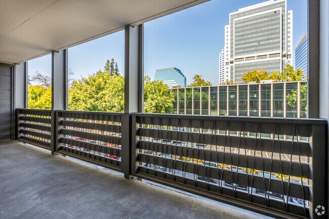 1 habitación, 1 baño, 580 pies cuadrados, balcón