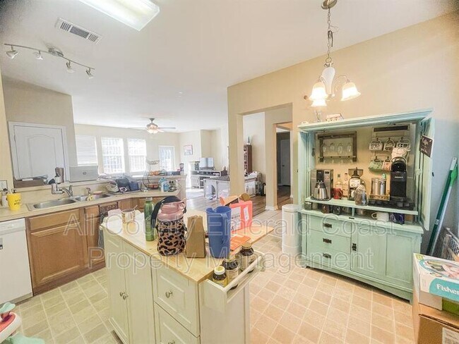 Photo - 304 Peoria Blvd