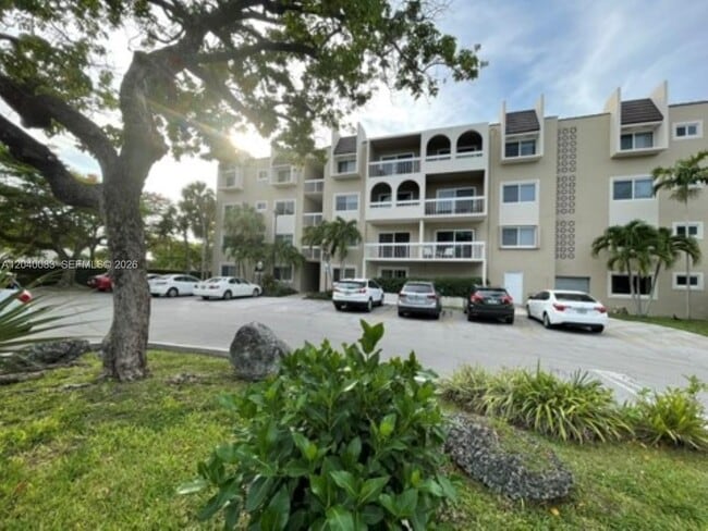 Building Photo - 8103 Camino Real Unit C-108