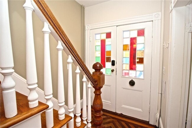 Photo - 700 Thames St