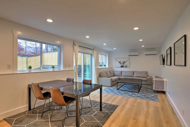 Building Photo - Black Mountain Furnished Lower Level Apart... Rental