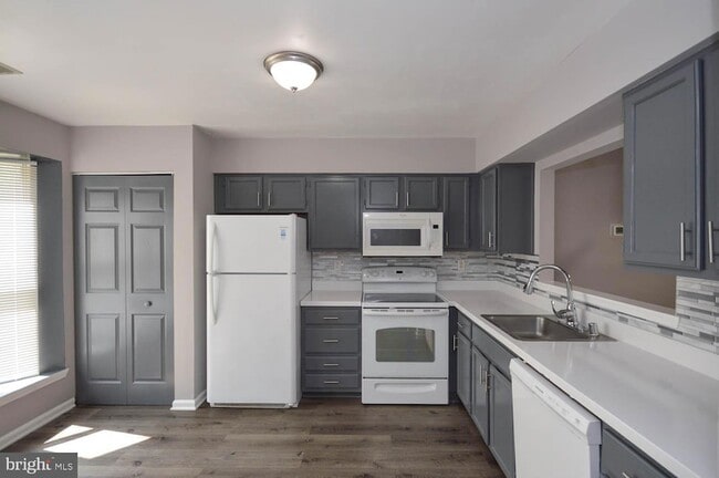 Photo - 14902 London Ln