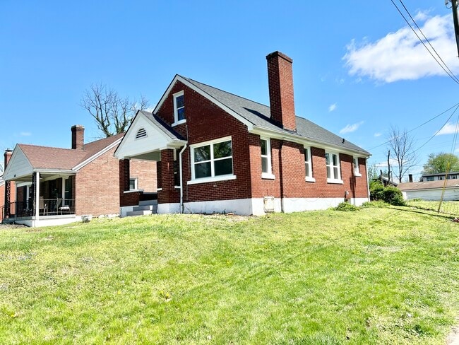 Photo - 1453 Olive St