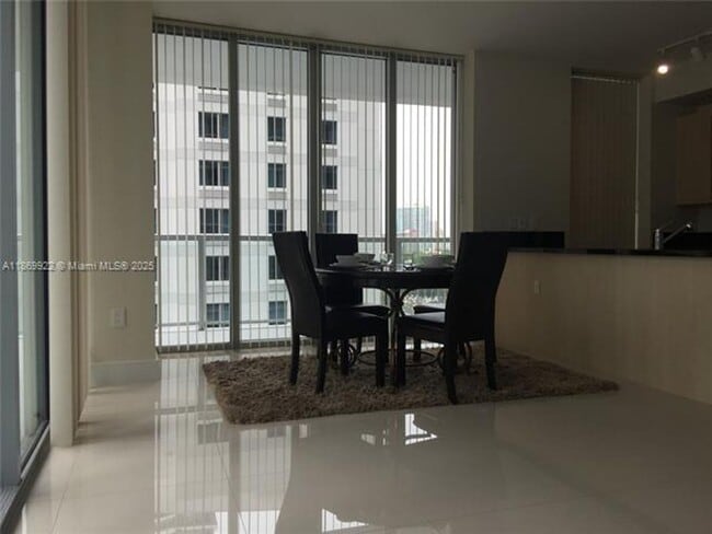 Photo - 79 SW 12th St unit 1406-S (A11869922) Unidad 79 SW 12th St  1406-S