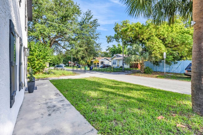 Photo - 102 W Kentucky Ave