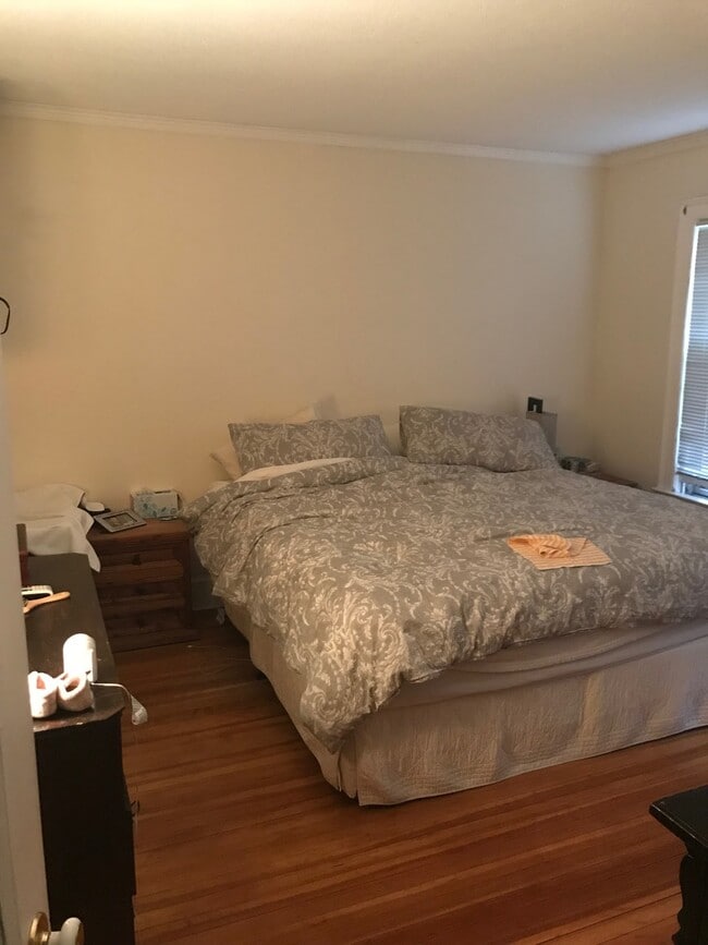 Photo - 883 Farmington Ave Unit 1