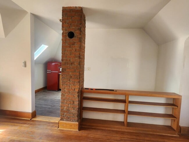 Photo - 820 Arno St SE