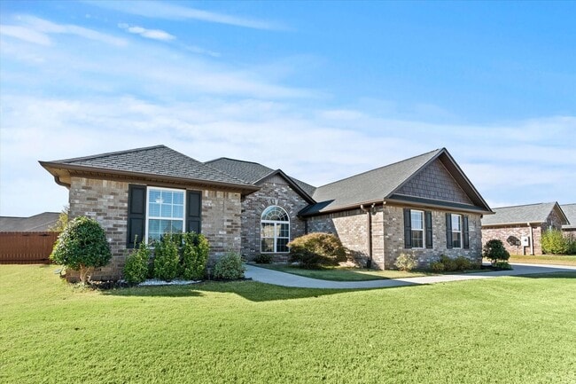 Photo - Immaculate 4 Bedroom Home Between Athens a...
