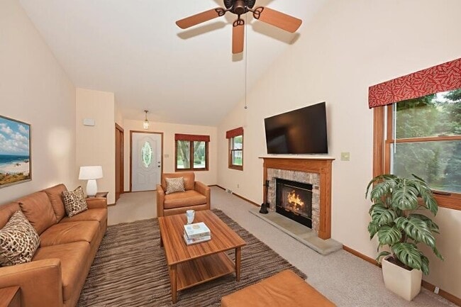 Photo - 1335 Jensen Ct