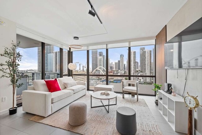 Building Photo - 1600 NE 1st Ave