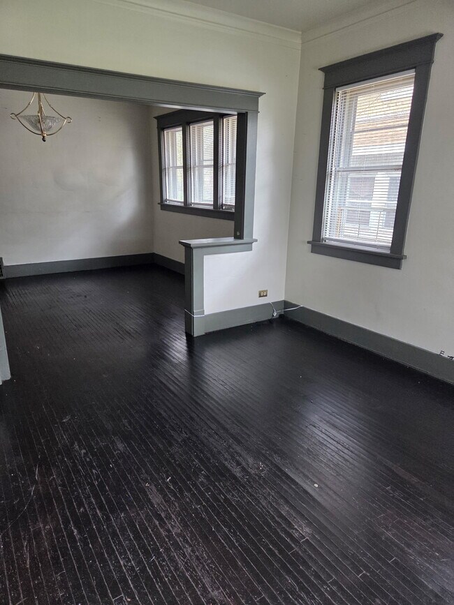 Photo - 429 W Hanssler Pl