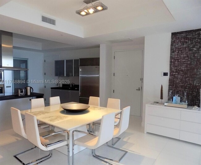 Building Photo - 18201 Collins Ave Unit 3906