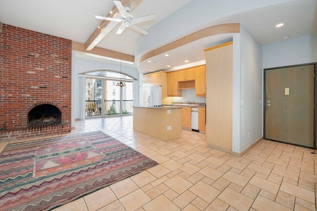 Photo - 805 29th St Unidad 561