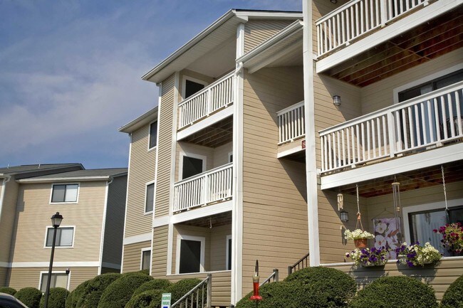 Sherwood Crossing Apartments For Rent in Mechanicsville