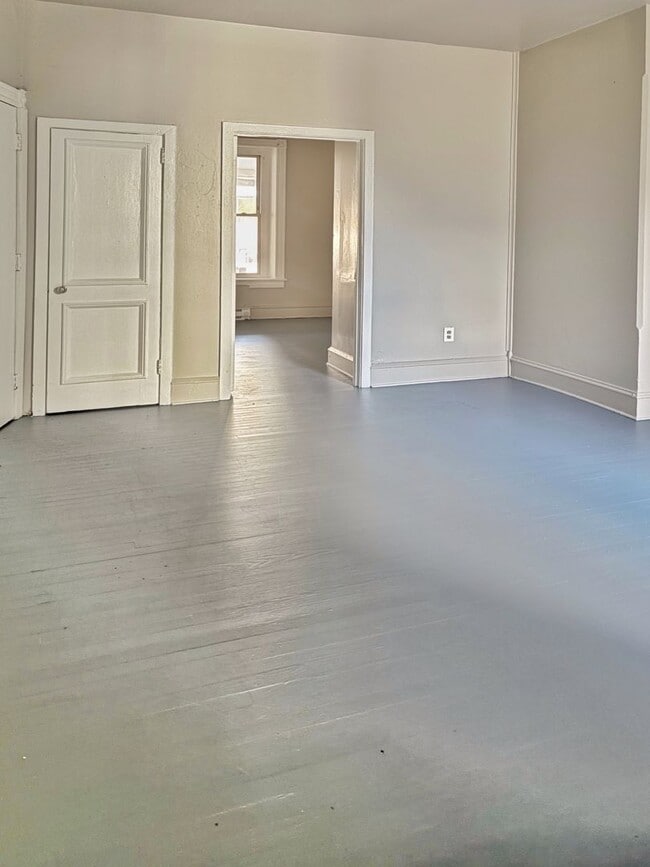 Photo - 422 W Allen St Unit 1