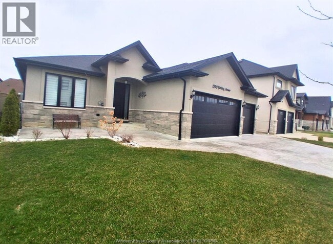 Photo - 1390 Barley Ave