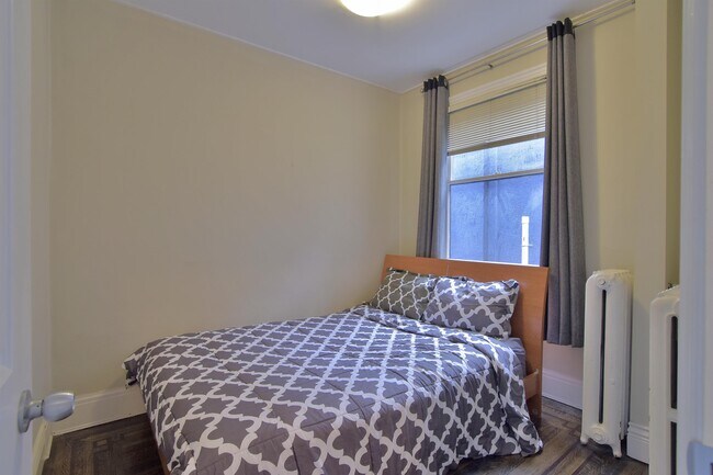 Photo - 935 Jervis St Unit 5