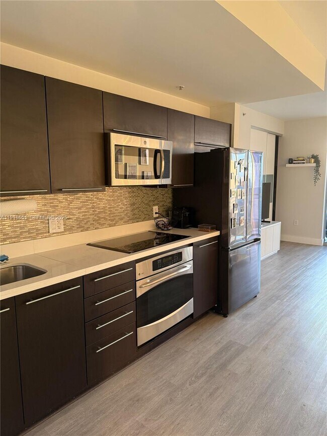 Photo - 90 SW 3rd St Unidad 2108