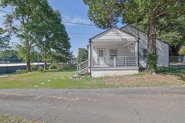 Photo - 280 Stone Mountain St