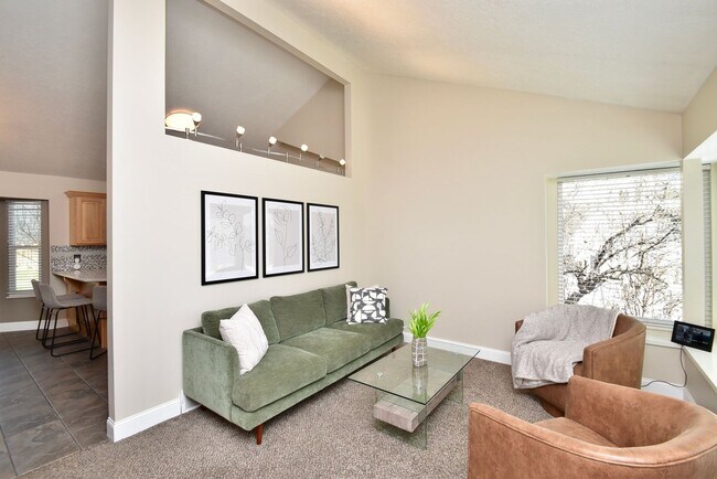 Photo - Spacious 4 Bed Murray Home with Huge Private Yard!