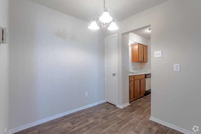 1BR,1BA- 594SF - Comedor A1 - Creekstone