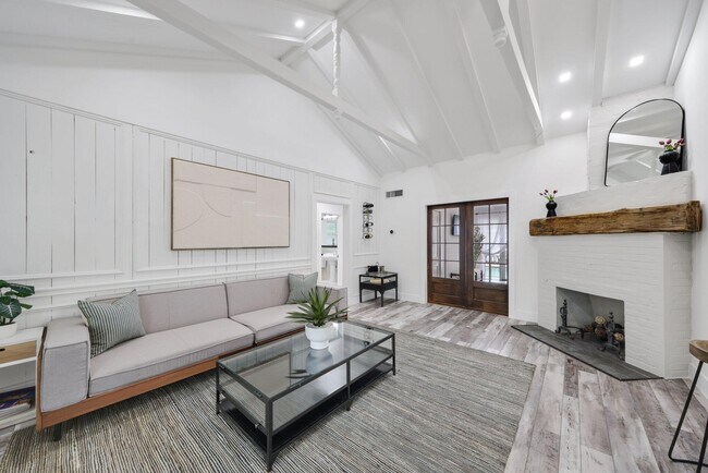 Photo - 744 Sunset Rd