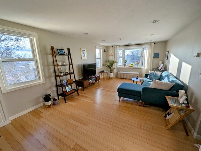 Photo - 55 Howland St Unit 3E