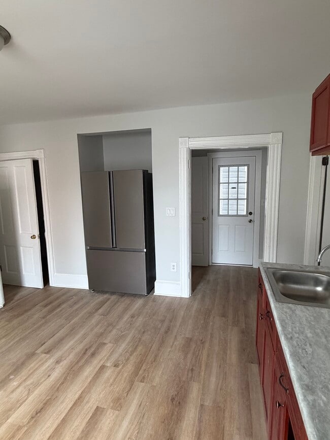 Photo - 531 W John St Unit 1