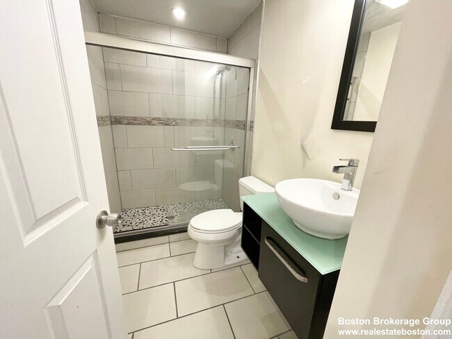 Photo - 31 Edison Grn