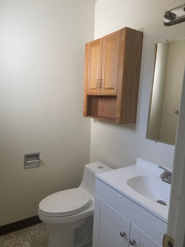 Photo - 2056 Victor Ave Unit B-3