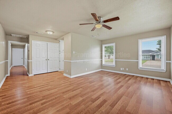 Photo - 1701 W Elm St