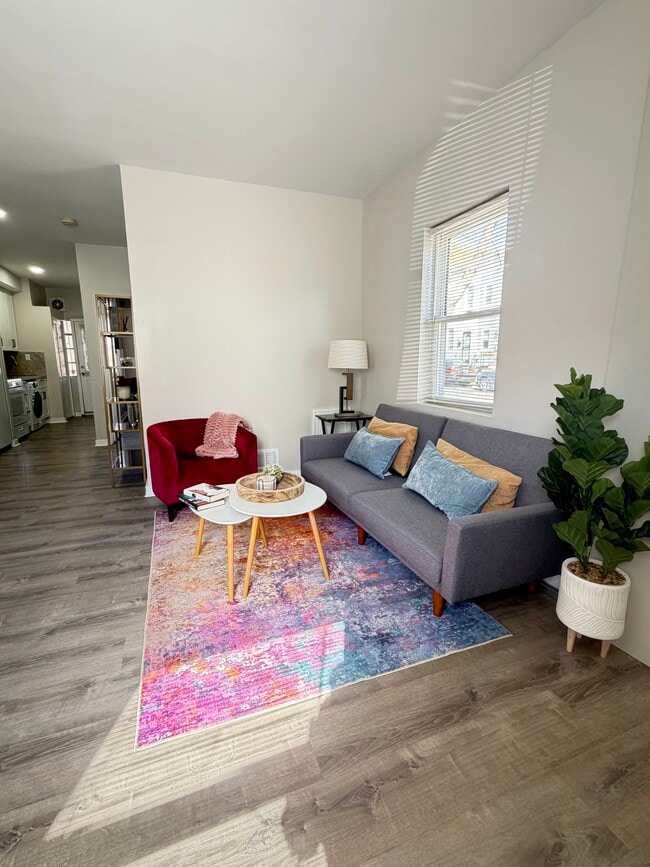 Photo - 1524 Queen St NE Unidad 1524