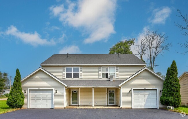 Building Photo - 3 Bedroom North Side Duplex Rental