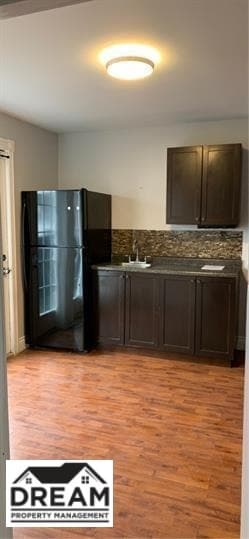 Photo - 279 Mitton St N