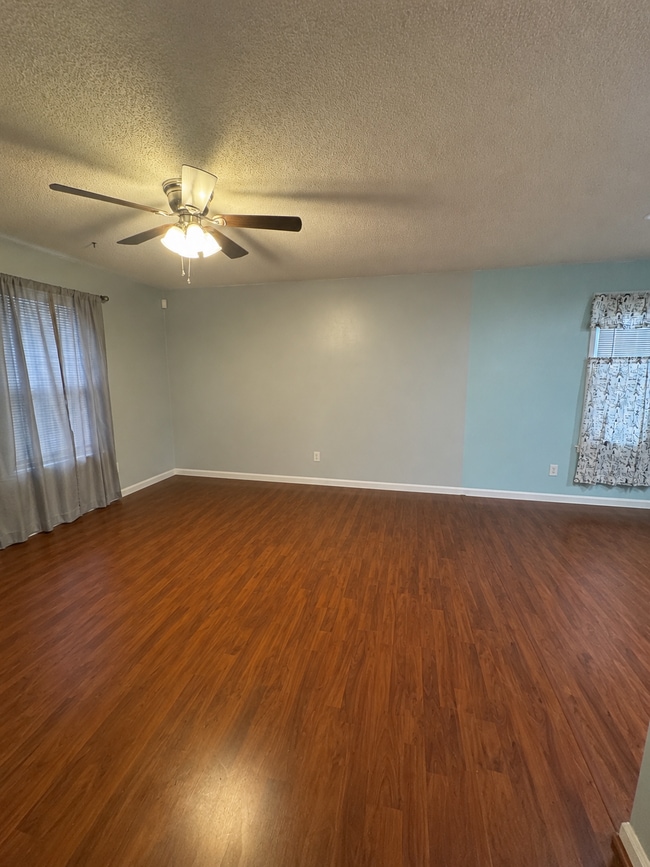 Living Room - 1006 Tuscaloosa St