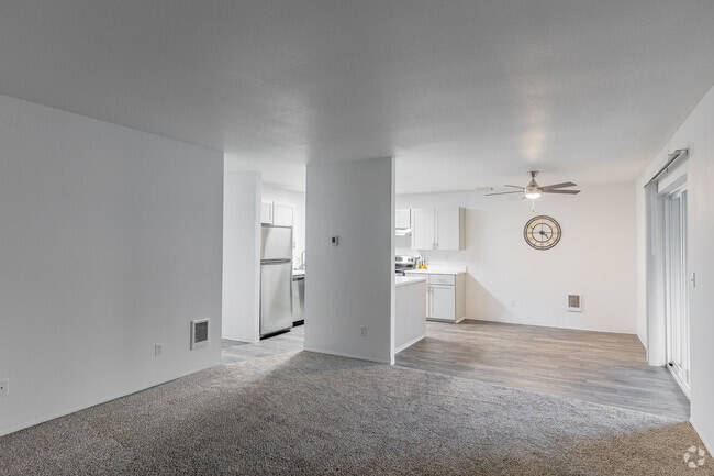 2BR, 2B - 1052SF