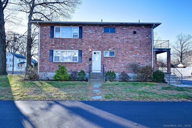 Building Photo - 139 Phyllis Dr