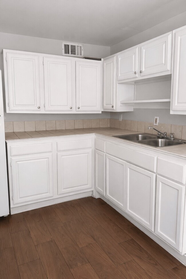 Photo - 1901 40th St Unit 3