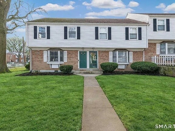 Photo - 249 Sunnyridge Ave