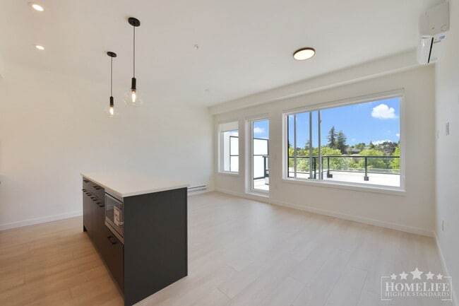 Photo - Stunning 1 Bed + den, 1 Bath Condo for Rent in Clayton Heights, Surrey Unit 519