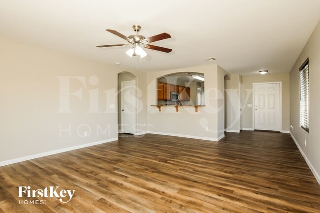 7221 W Marlette Ave