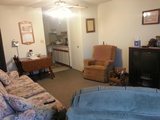 Photo - Pontiac Towers