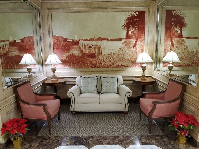 Photo - 2 Bedroom 1 Bathroom with Washer/Dryer Unit SP051