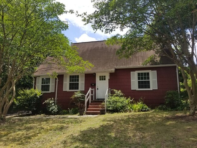 Building Photo - 702 Tanyard St