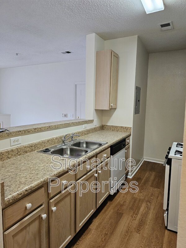 Photo - 801 Brassie Ln Unidad Apt D