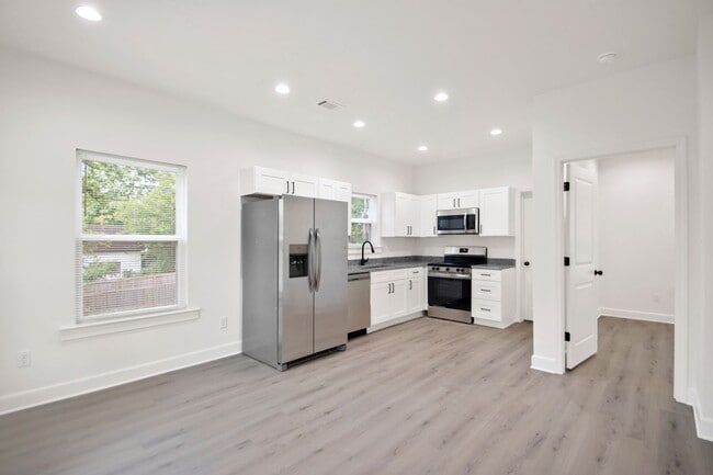 Building Photo - 212 S Park St Unit A