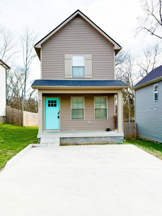 Building Photo - 2 Bedroom 2 1/2 Bathroom Home!