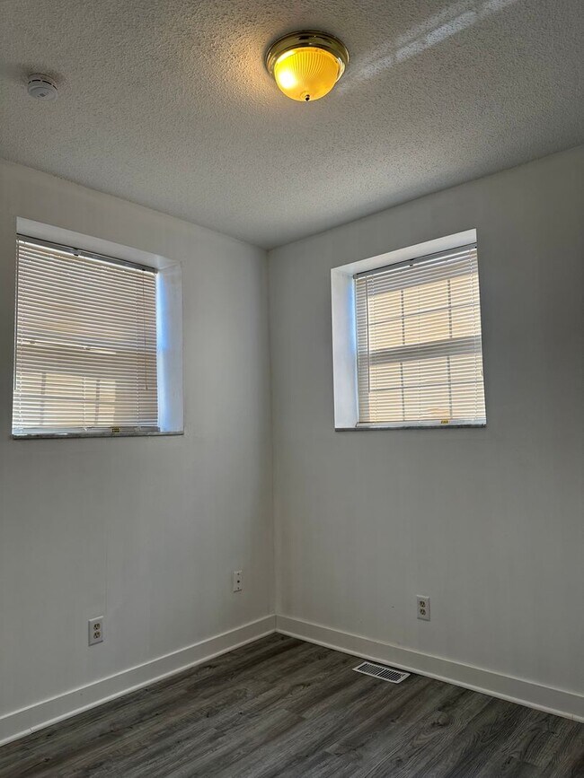 Photo - 2197/2199 Amherst Ave Unit 2199